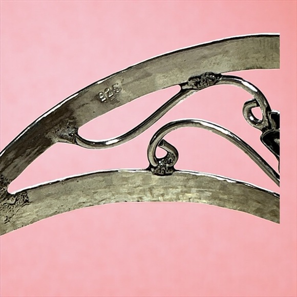 Elegant Silver and Rose Quartz Stone Bracelet - Picture 3 of 3